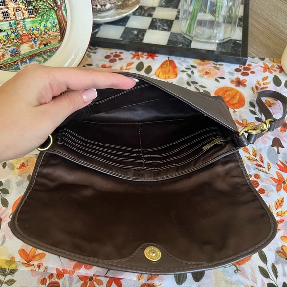 Vintage Coach Pebbled Brown Wristlet - Picture 8 of 10